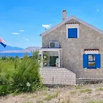 بيت للعطل House Silvijo كولان